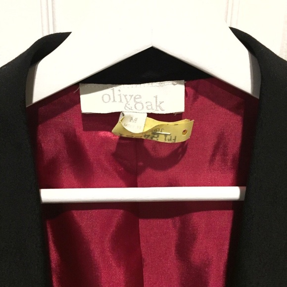 **SOLD** Olive & Oak Relaxed Blazer - Black - Picture 4 of 7